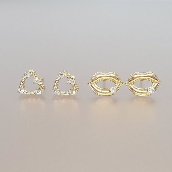 Hearts & Kisses Earrings Set - Picture 1 of 3